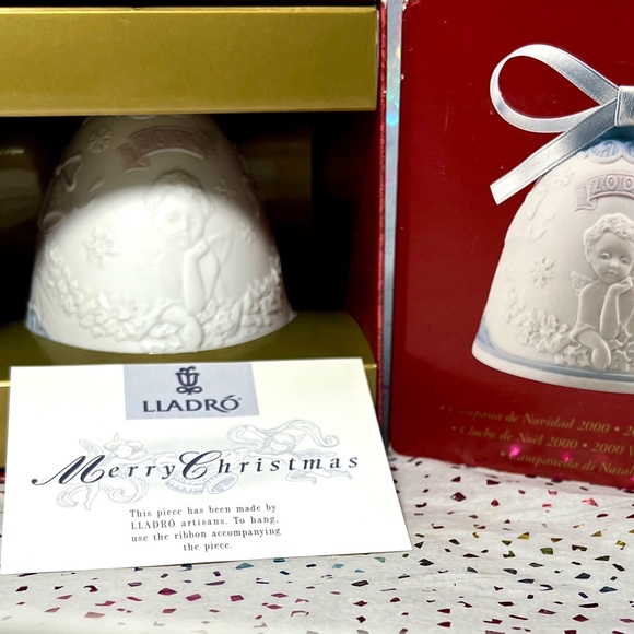 Vintage Lladró 2000 Christmas Bell - Picture 6 of 8